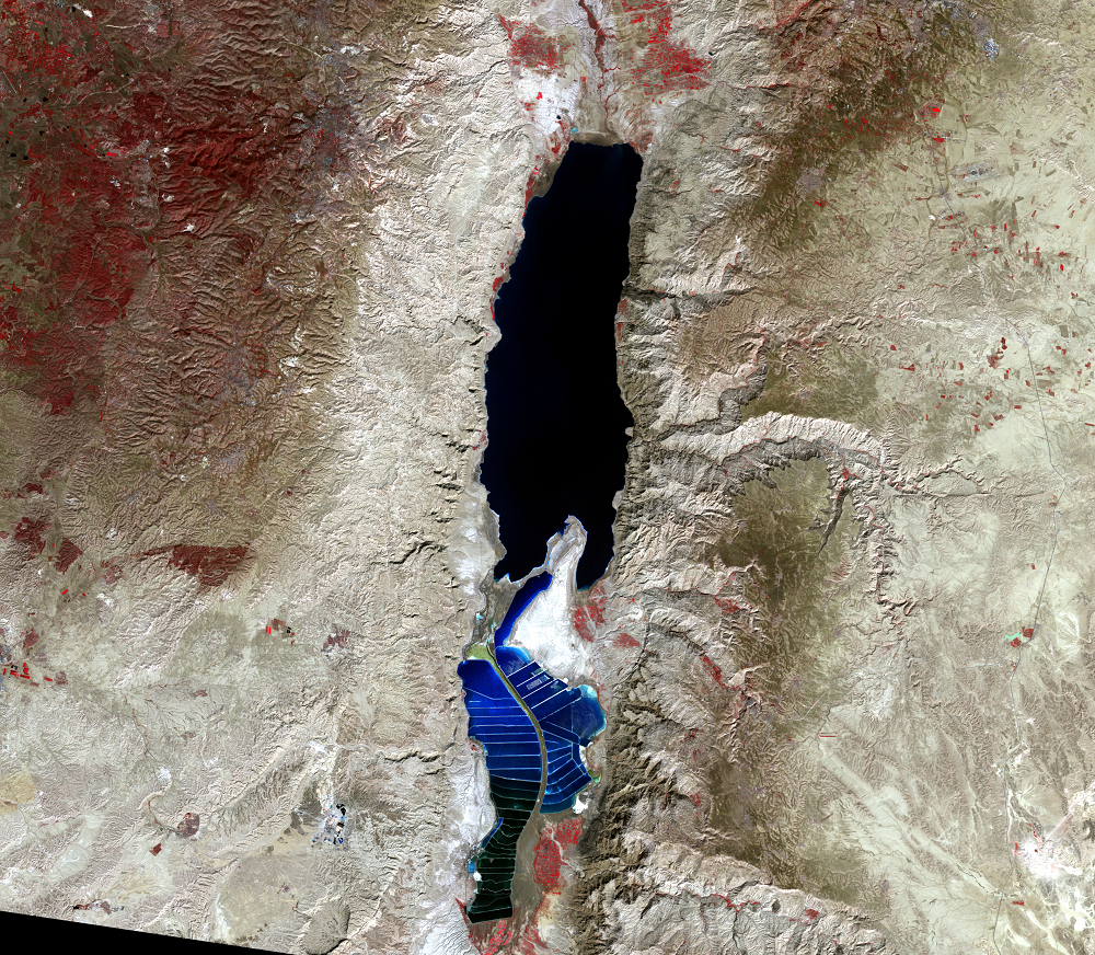 Oct. 28, 2000, Landsat 7 (path/row 174/38) — Dead Sea