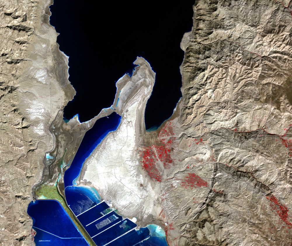 Oct. 28, 2000, Landsat 7 (path/row 174/38) — Lisan Peninsula, Dead Sea