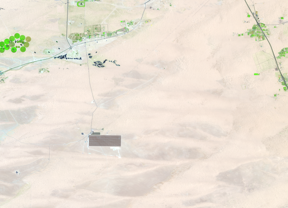 May 10, 2017, Landsat 8 (path/row 160/42,43) — Solar park and Love Lake, United Arab Emirates