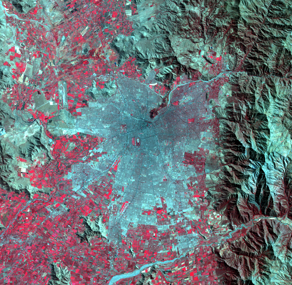 Mar. 17, 1989, Landsat 4 (path/row 233/83) — Santiago, Chile