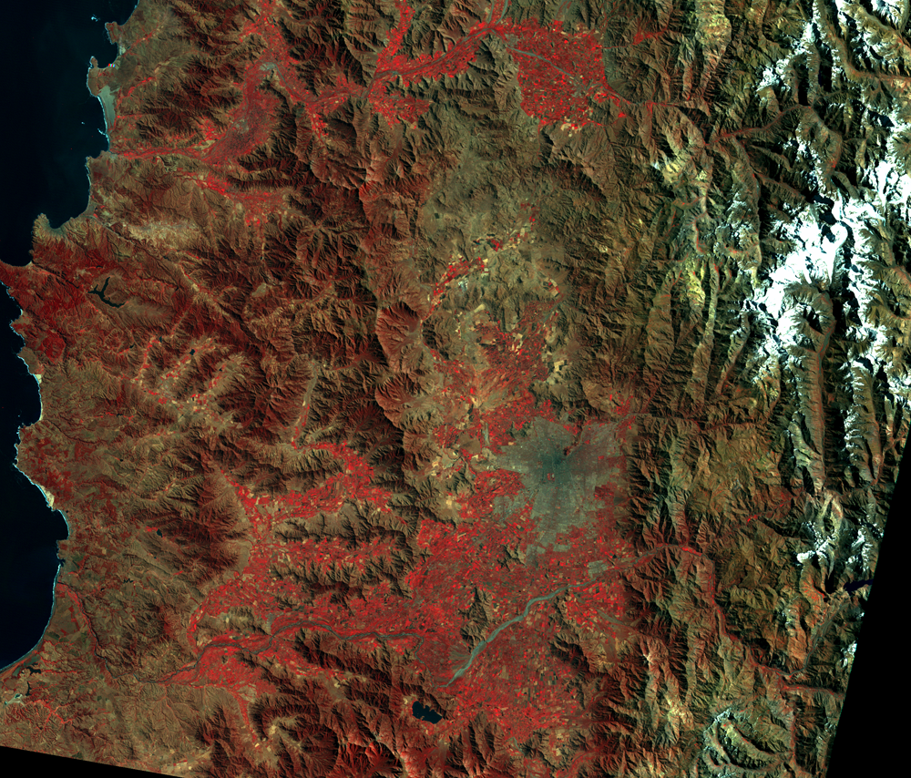 Mar. 22, 1975, Landsat 2 (path/row 250/83) — Santiago, Chile