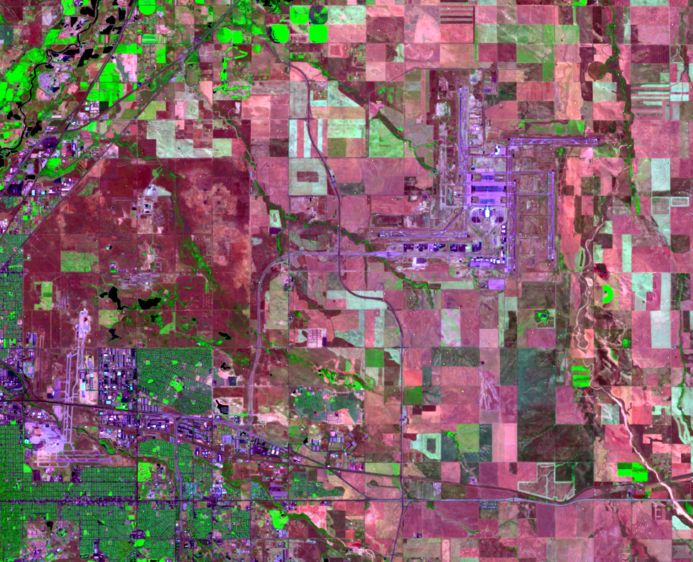 July 4, 2000, Landsat 5 (path/row 33/32) — Denver International Airport, CO, USA