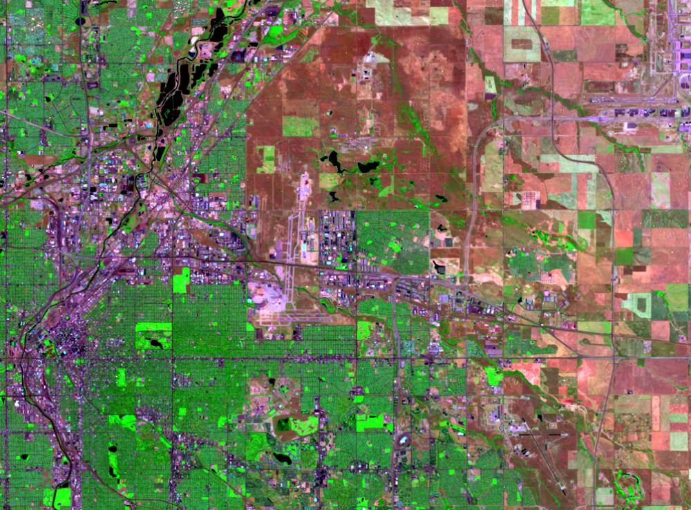 July 4, 2000, Landsat 5 (path/row 33/32) — Stapleton Airport, Denver, CO, USA