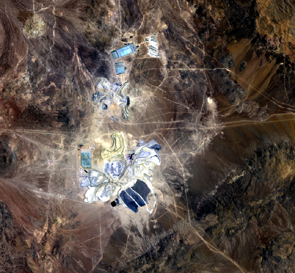 Nov. 10, 2000, Landsat 7 (path/row 233/77) — Open pits at Escondida Mine, Chile