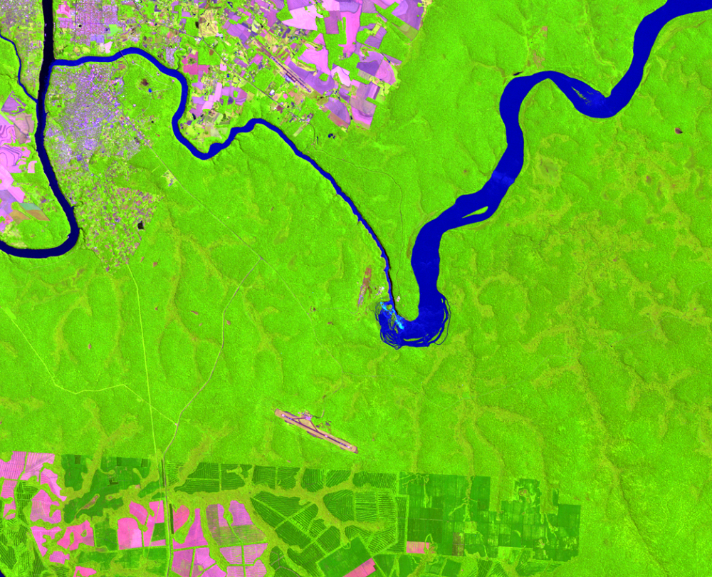 Nov. 2, 2011, Landsat 5 (path/row 224/78) — Iguazú Falls, South America