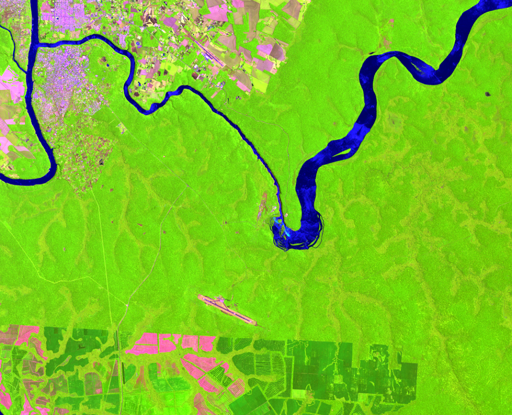 Nov. 7, 2013, Landsat 8 (path/row 224/78) — Iguazú Falls, South America