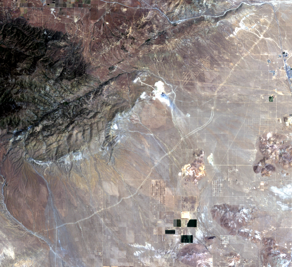 June 9, 1988, Landsat 5 (path/row 41/36) — Winds farms, Antelope Valley, California, USA