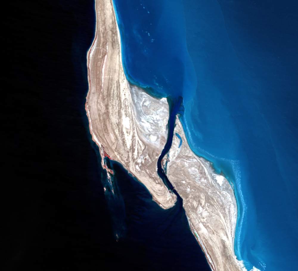 Aug. 31, 2013, Landsat 8 (path/row 164/31,32) — Caspian-KBG Strait