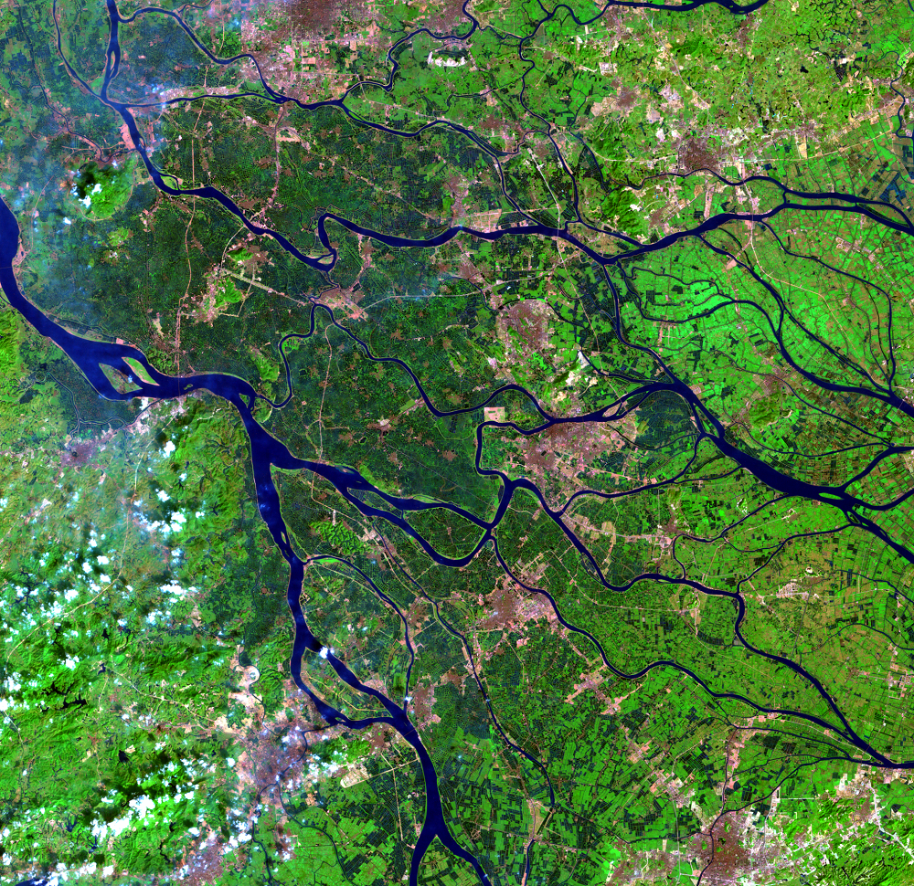 Nov. 9, 1994, Landsat 5 (path/row 122/44) — Dike-pond system, Pearl River Delta, China