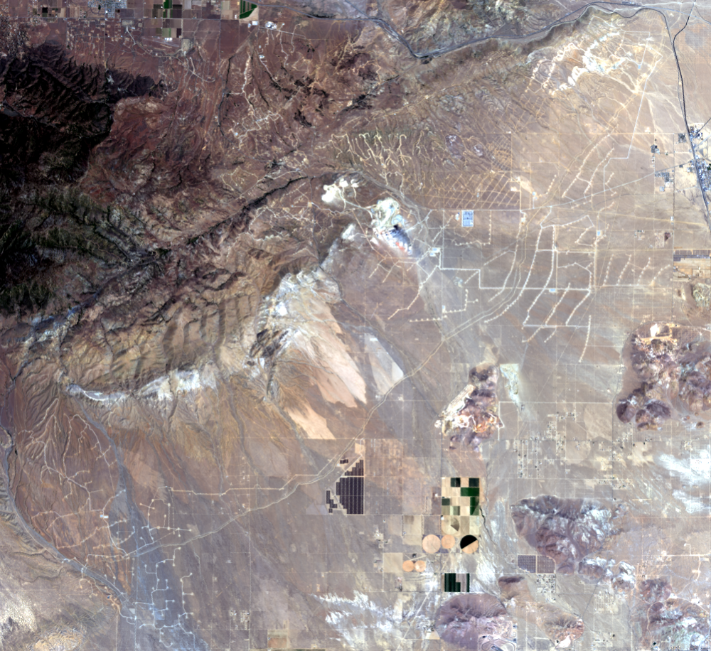 June 17, 2014, Landsat 8 (path/row 41/36) — Winds farms, Antelope Valley, California, USA