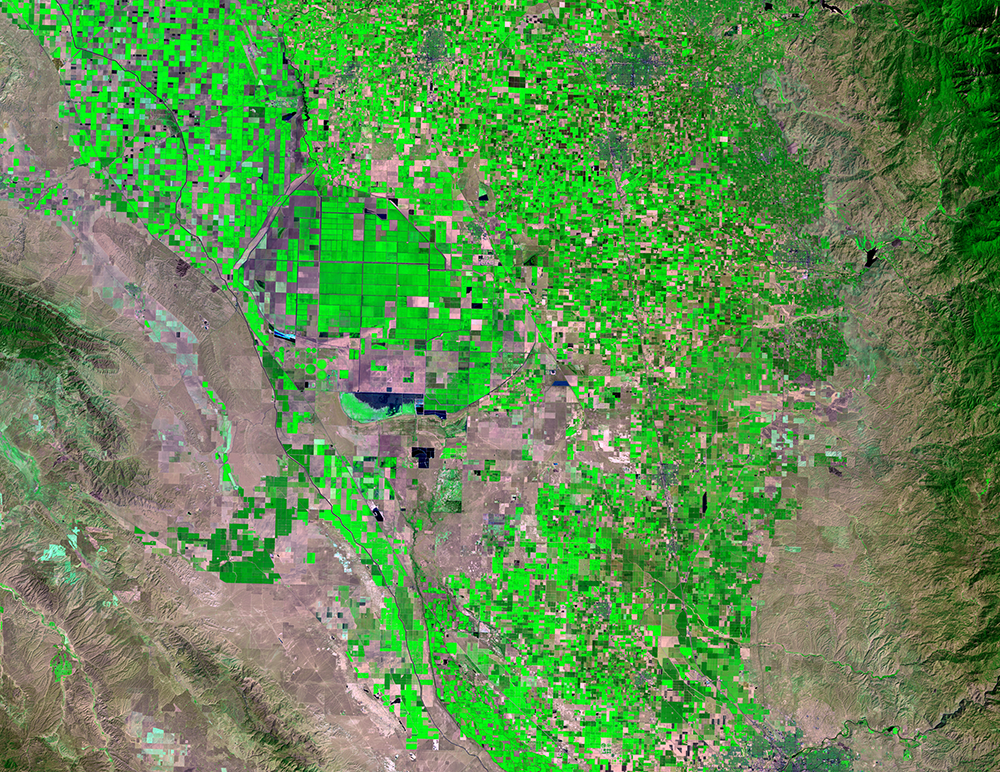 Aug. 20, 2000, Landsat 5 (path/row 42/35) — San Joaquin Valley, California, USA