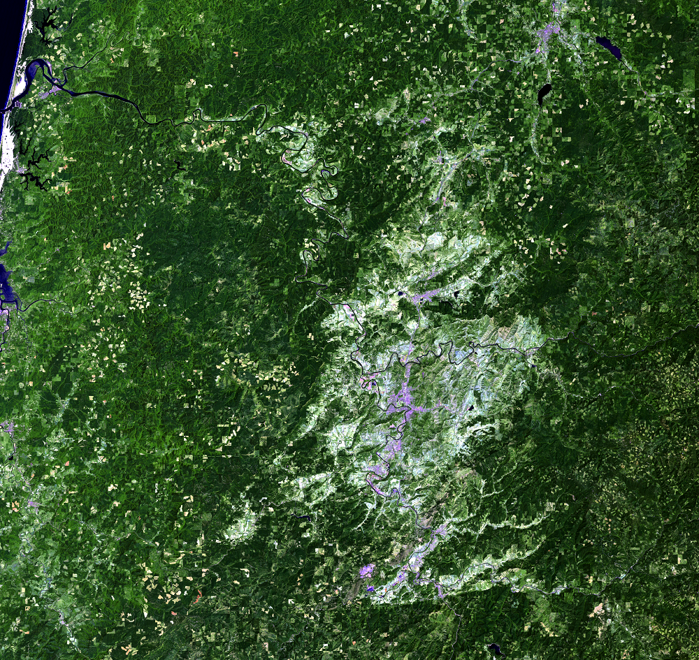 July 5, 1999, Landsat 7 (path/row 46/30) — logging patterns, OR, USA