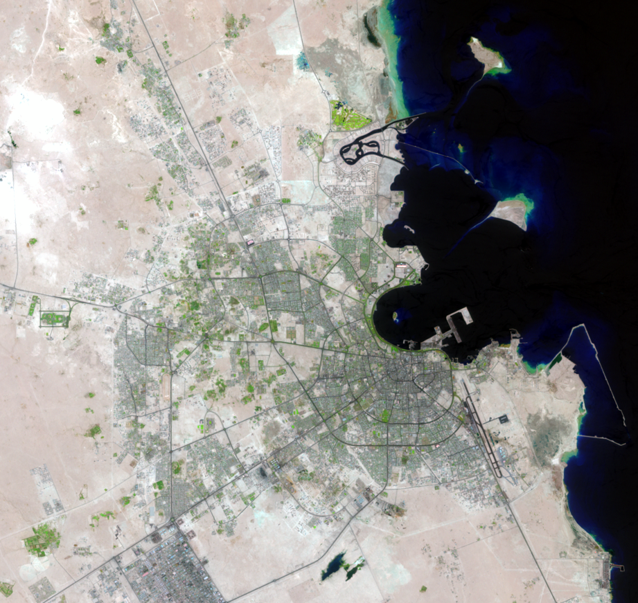 Sep. 15, 2001, Landsat 7 (path/row 163/42) — urban growth of Doha, Qatar