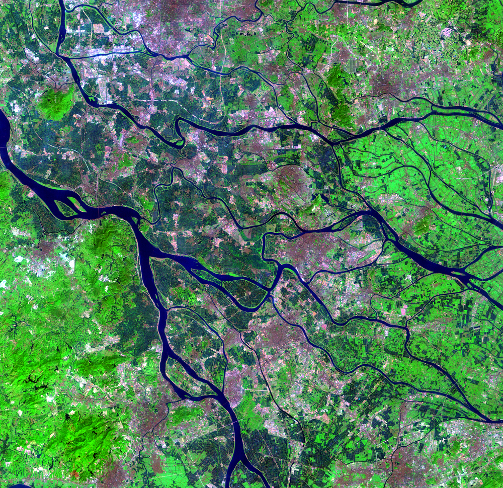 Oct. 22, 2005, Landsat 5 (path/row 122/44) — Dike-pond system, Pearl River Delta, China