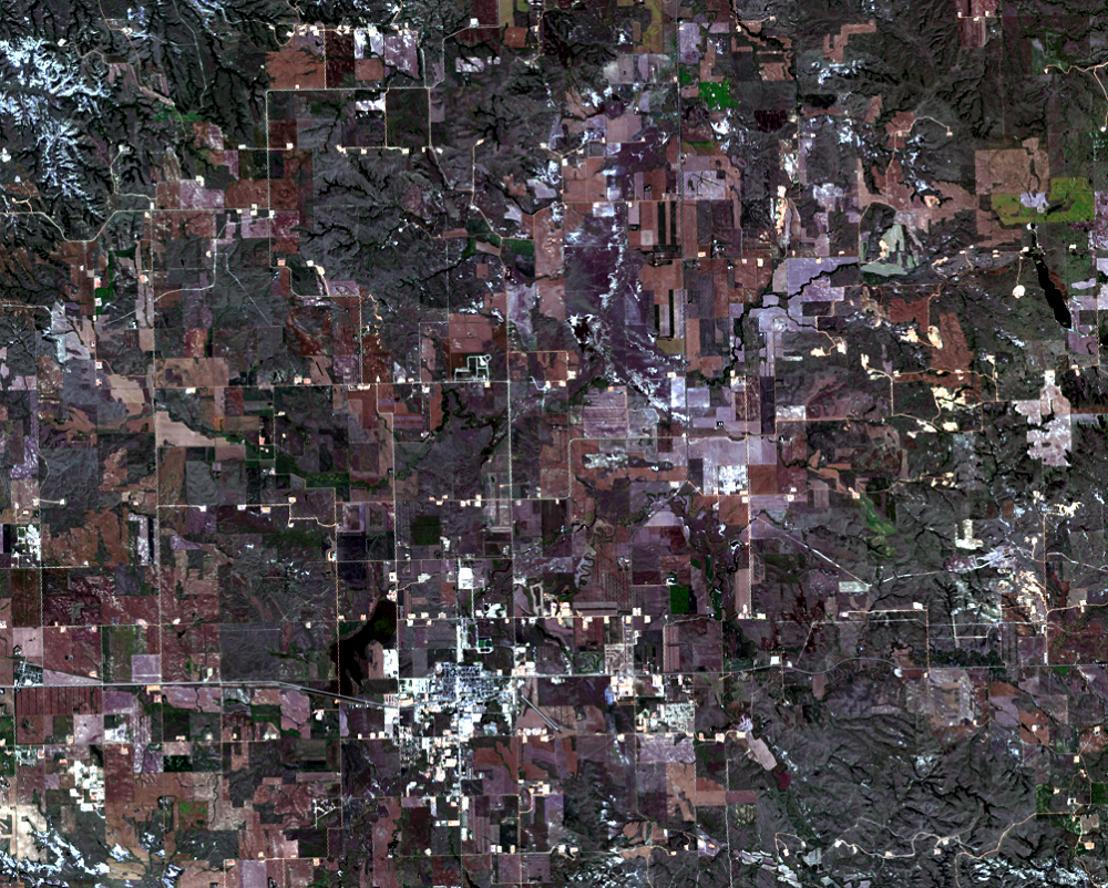 Aug. 16, 2013, Landsat 8 (path/row 34/27) — Watford City, North Dakota, USA