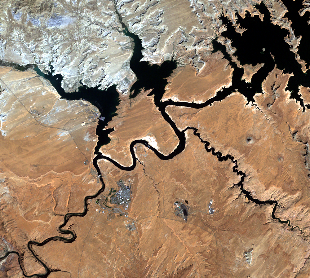 Aug. 31, 2005, Landsat 5 (path/row 37/34) — Glen Canyon Dam and Page, Arizona, USA