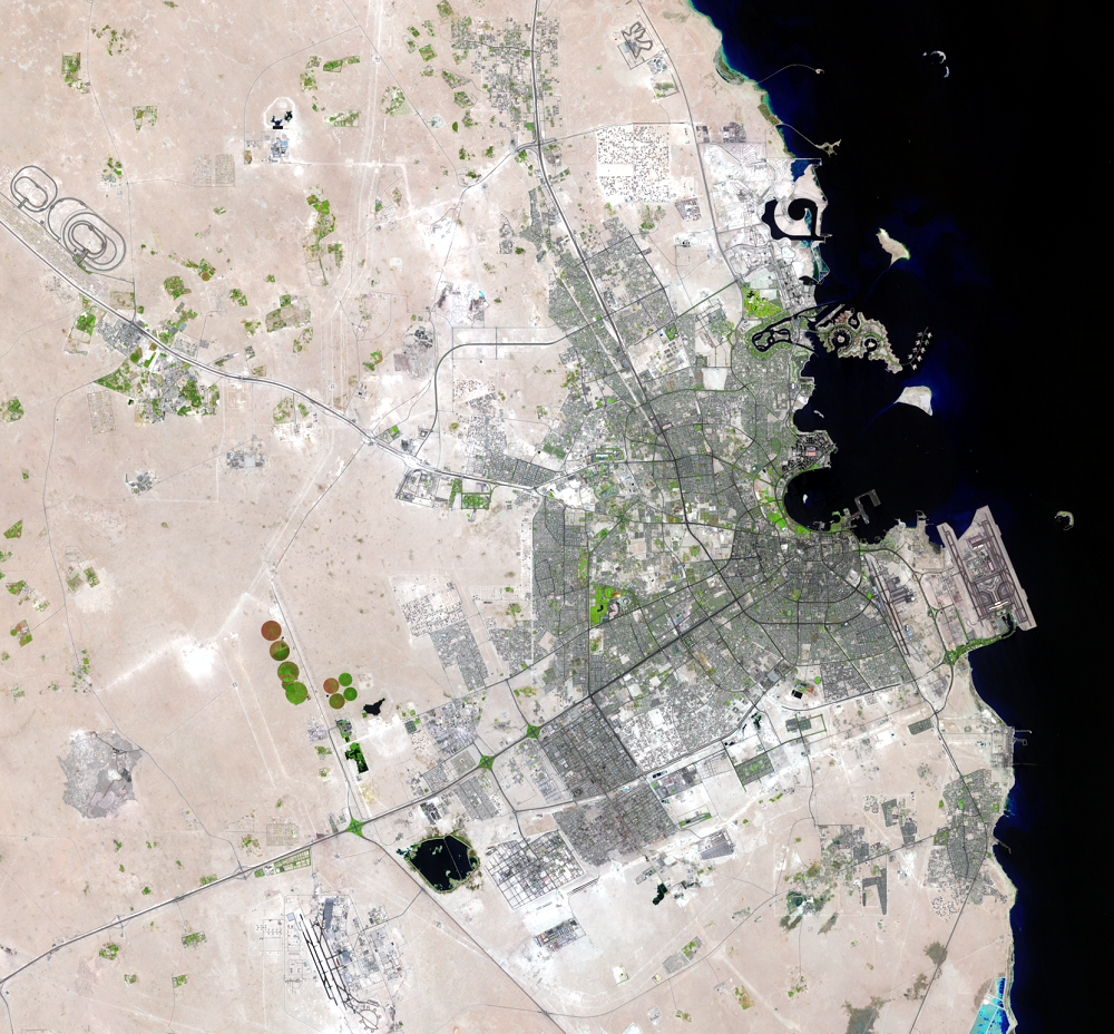Sep. 12, 2014, Landsat 8 (path/row 163/42) — Doha, Qatar
