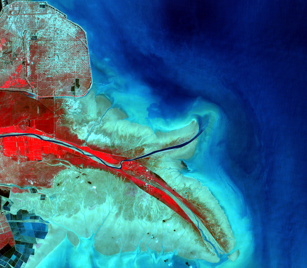 Sept. 2, 2001, Landsat 5 (path/row 121/34) — close up of the Huang He Delta, China