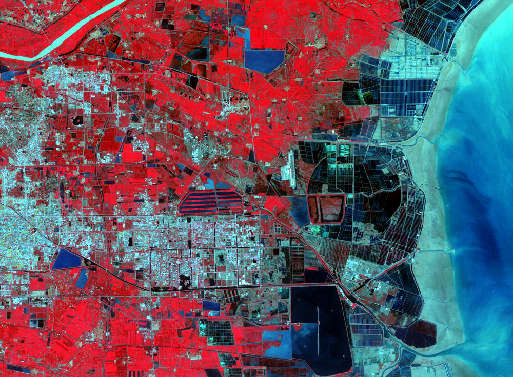 Sept. 11, 2010, Landsat 5 (path/row 121/34) — Dongying, China