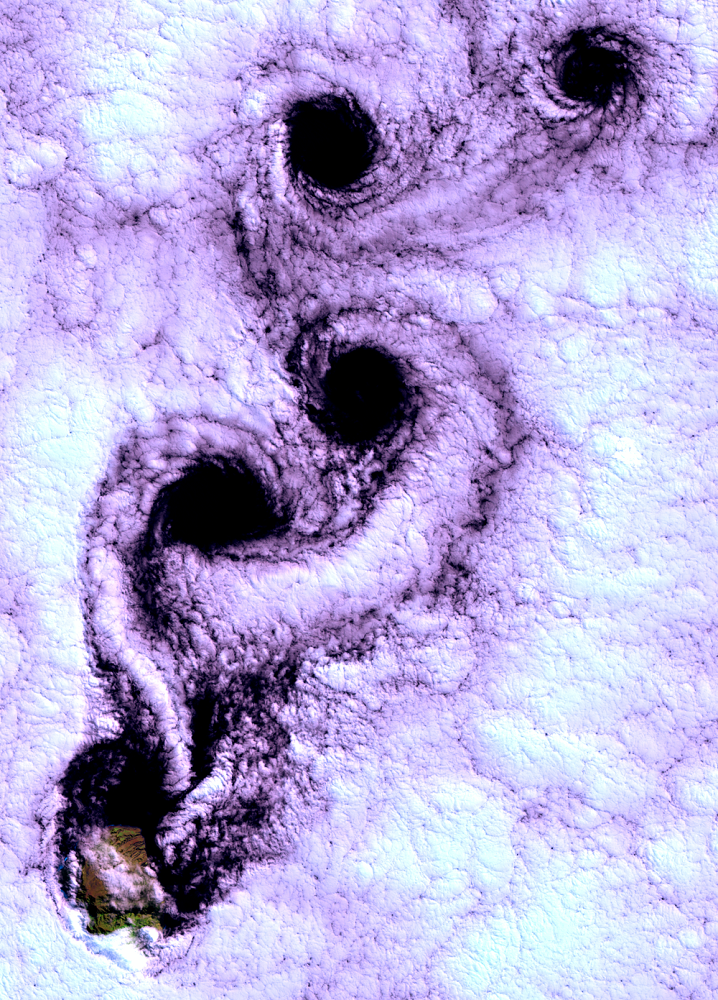 Sept. 15, 1999, Landsat 7 (path/row 6/83) — close up of Selkirk Island vortex street