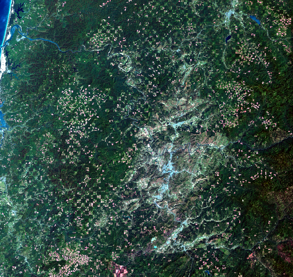 June 7, 2015, Landsat 8 (path/row 46/30) — logging patterns, OR, USA