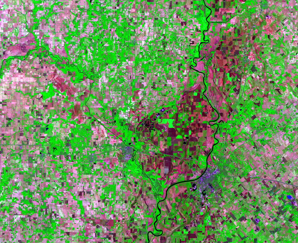June 9, 2007, Landsat 5 (path/row 22/33) — Flooding at Lawrenceville, Illinois, and Vincennes, Indiana, USA