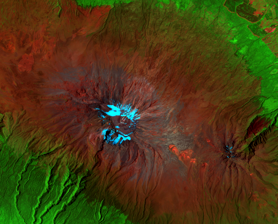 Feb. 21, 2000, Landsat 7 (path/row 168/62) — Glaciers on top of Mount Kilimanjaro, Tanzania