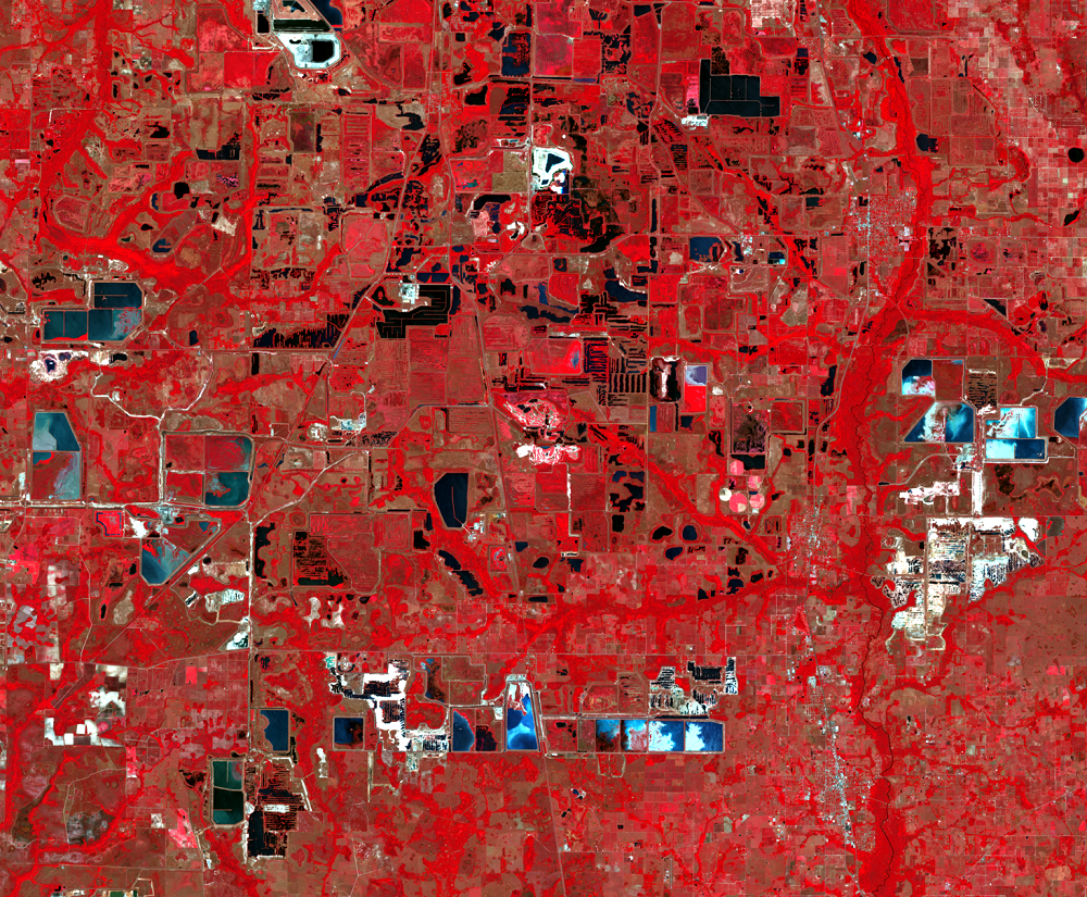 Apr. 7, 2017, Landsat 8 (path/row 16/41) — expansion of phosphate mines near Tampa, Florida, USA
