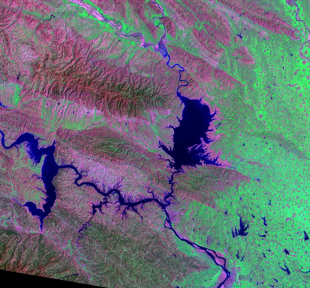 Apr. 17, 1987, Landsat 5 (path/row 125/37) — Danjiangkou Reservoir, near Shiyan, China