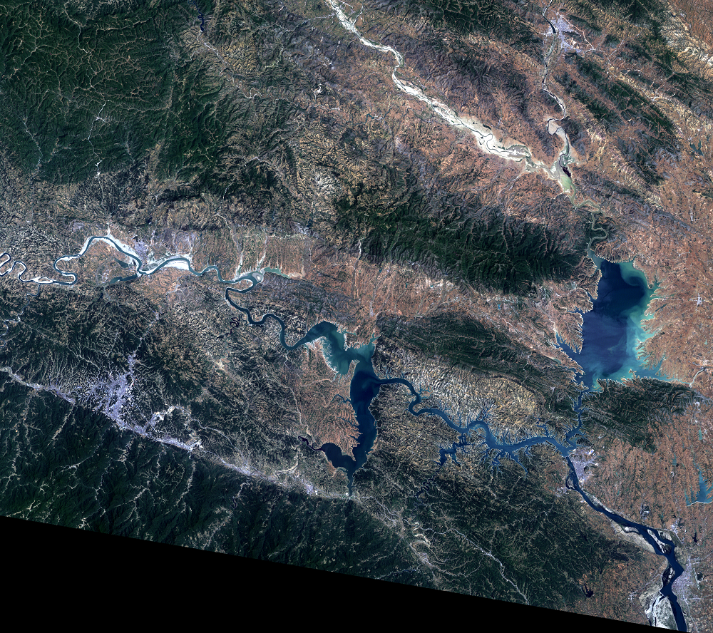 May 17, 2004, Landsat 5 (path/row 125/37) — Shiyan, China