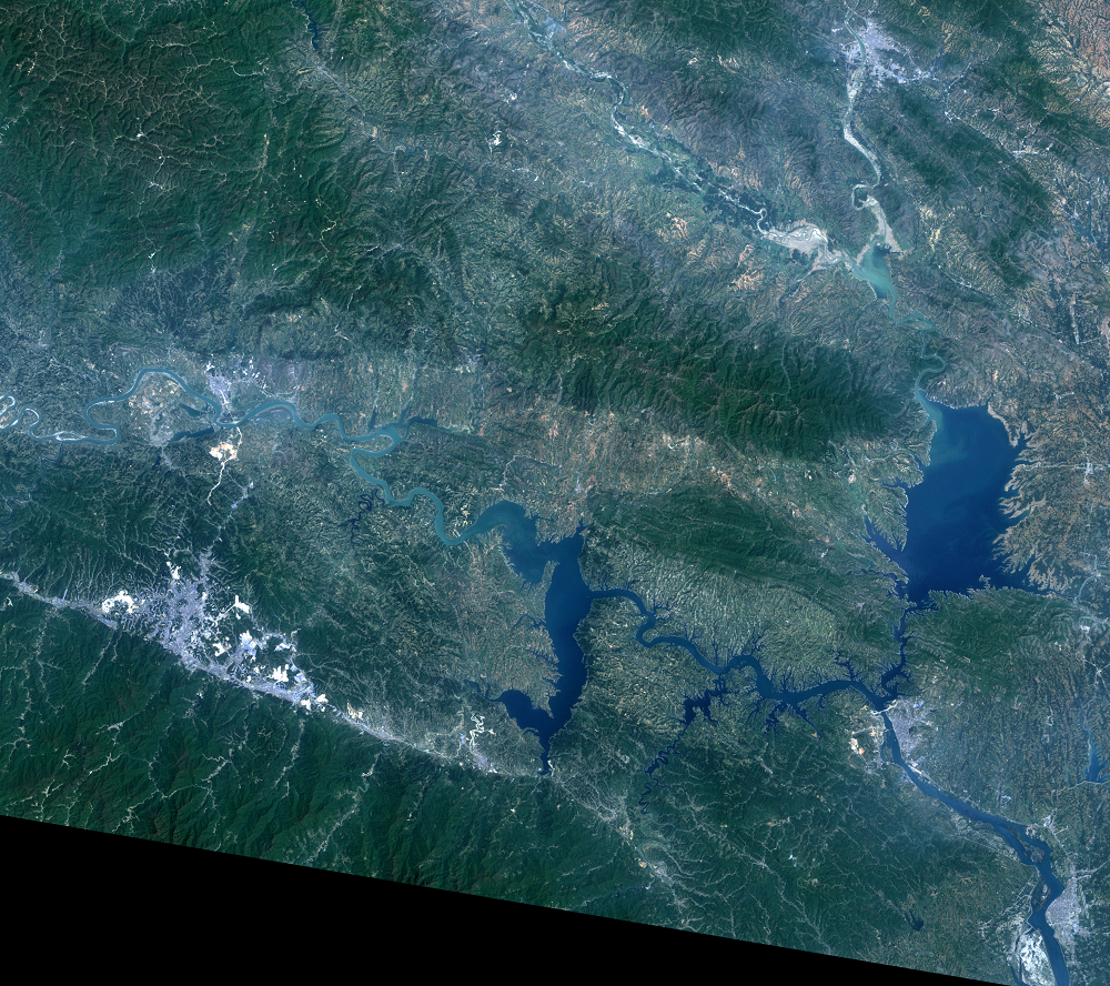 May 2, 2010, Landsat 5 (path/row 125/37) — Shiyan, China
