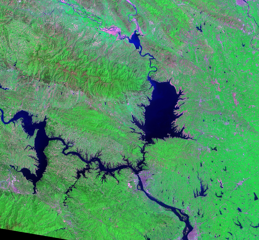 May 2, 2010, Landsat 5 (path/row 125/37) — Danjiangkou Reservoir, near Shiyan, China