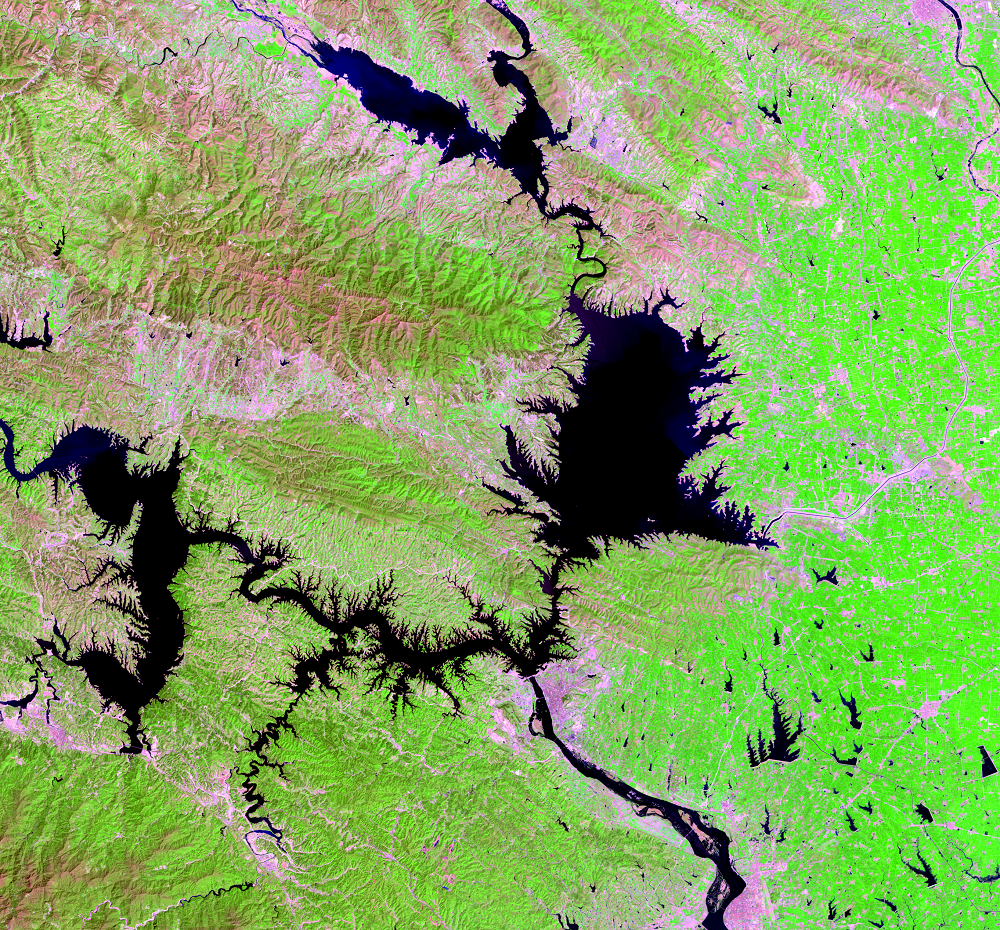 Apr. 14, 2015, Landsat 8 (path/row 125/37) — Danjiangkou Reservoir, near Shiyan, China