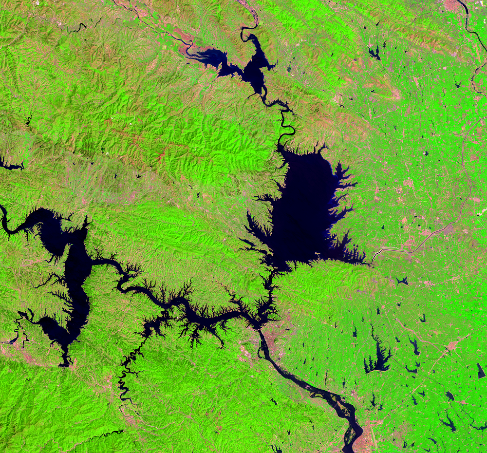 Apr. 16, 2016, Landsat 8 (path/row 125/37) — Danjiangkou Reservoir, near Shiyan, China