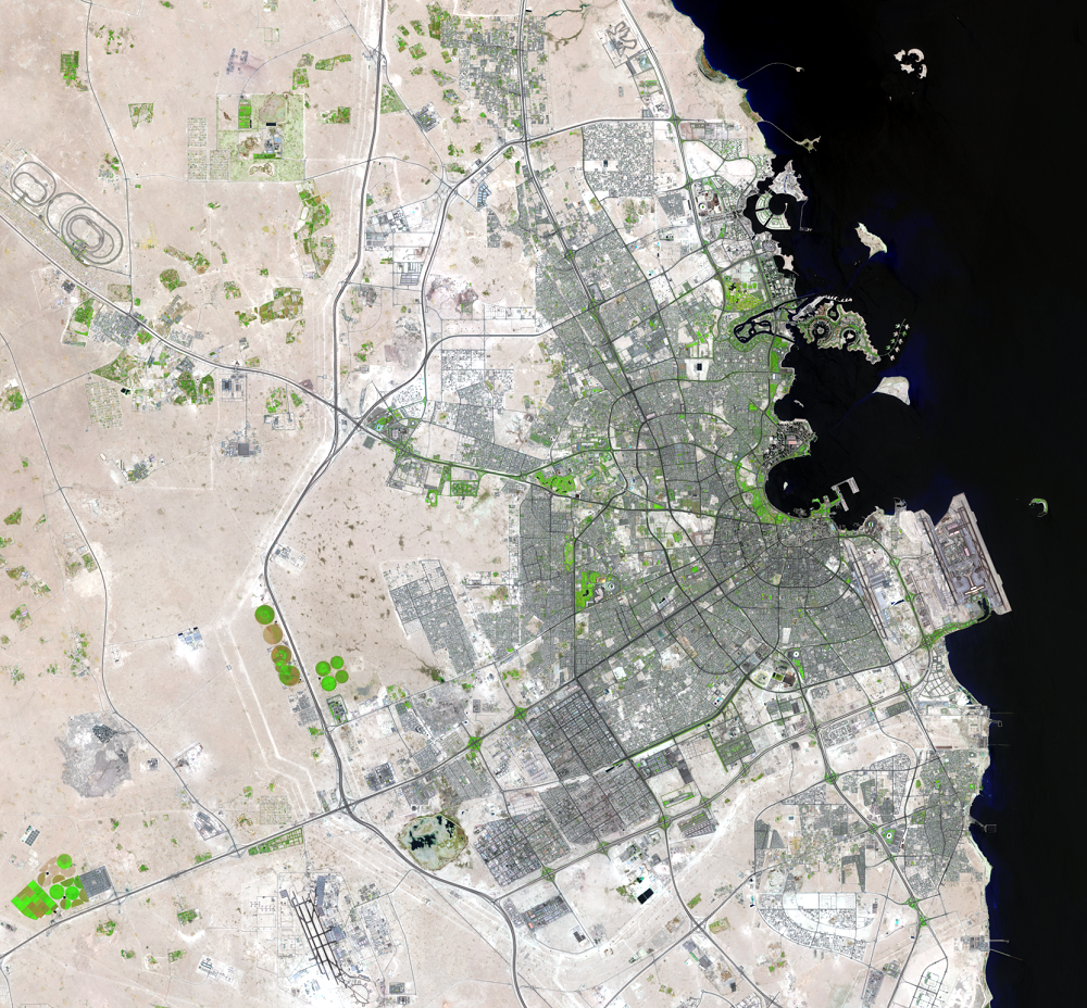 Sep. 15, 2021, Landsat 8 (path/row 163/42) — Doha, Qatar