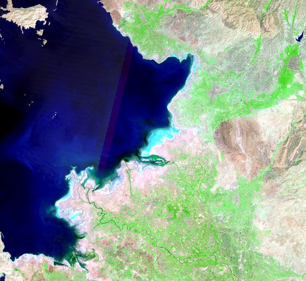 Aug. 25, Sep. 3, 1998, Landsat 5 (path/row 168,169/33,34) — southeastern shore of Lake Urmia, Iran