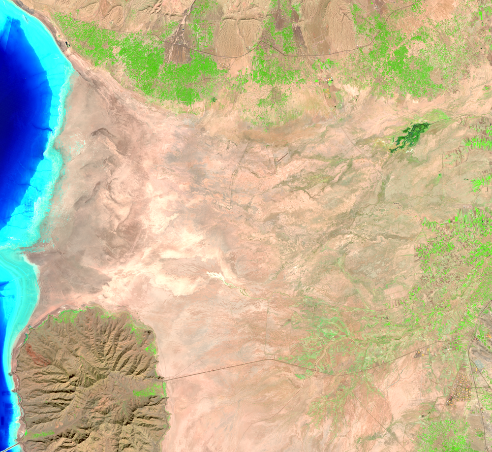 Oct. 4, 11, 2021, Landsat 8 (path/row 168,169/33,34) — northeastern shore of Lake Urmia, Iran