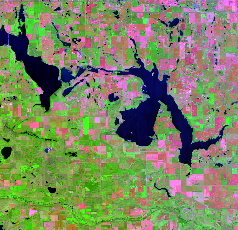 Sep. 18, 2021, Landsat 8 (path/row 31/27) — Stump Lake and Devils Lake, North Dakota, USA