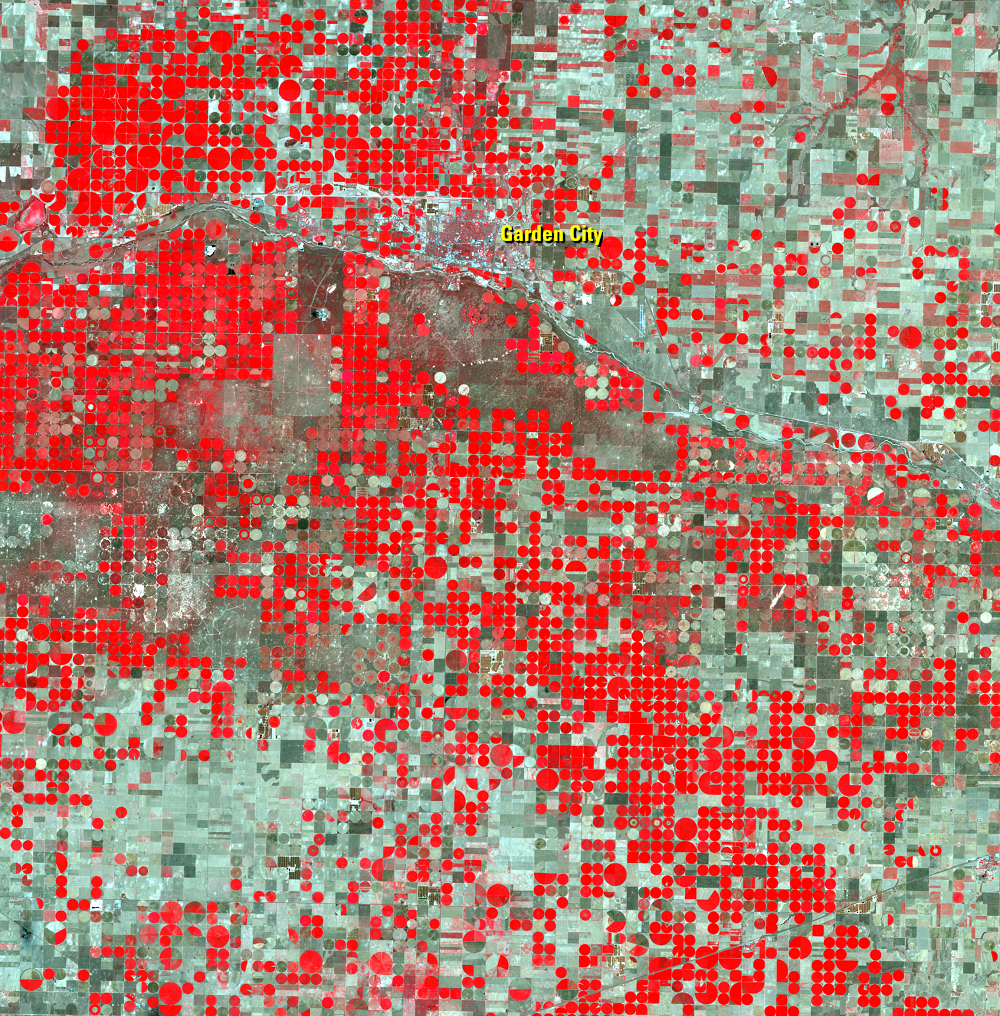 Aug. 15, 2011, Landsat 5 (path/row 30/34) — Center-pivot irrigation near Garden City, Kansas, USA