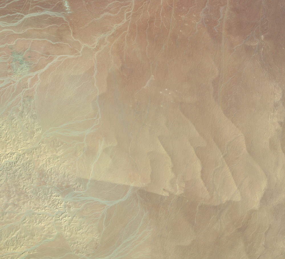Feb. 2, 1986, Landsat 5 (path/row 172/39) — center-pivot irrigation, Saudi Arabia