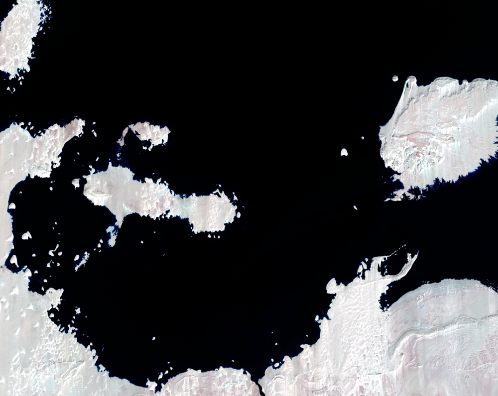 Feb. 9, 10, 2022, Landsat 9, 8 (path/row 176,175/44) — close up of Toshka Lakes, Egypt