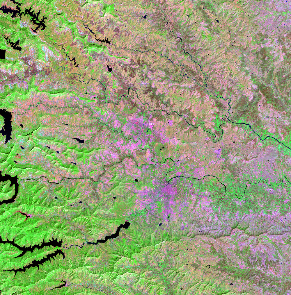 Nov. 3, 2001, Landsat 7 (path/row 147/47) — Pune, India
